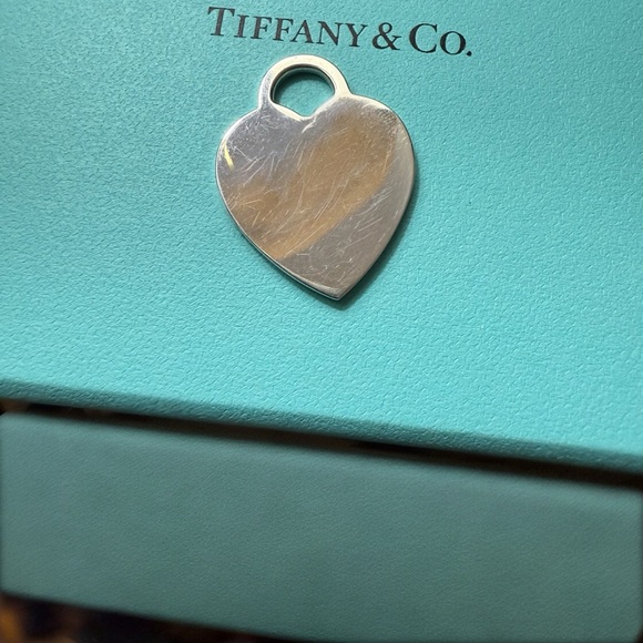 Tiffany & Co. Heart “Please Return To” Pendant - Picture 3 of 10